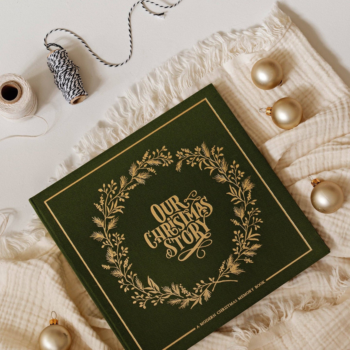 Our Christmas Story: Memory Book for Families