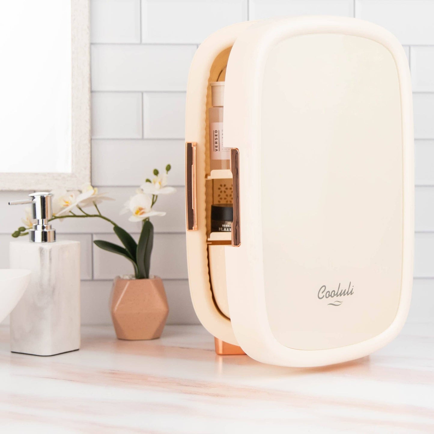 Beauty 12 Liter Mini Skincare Fridge: Pink