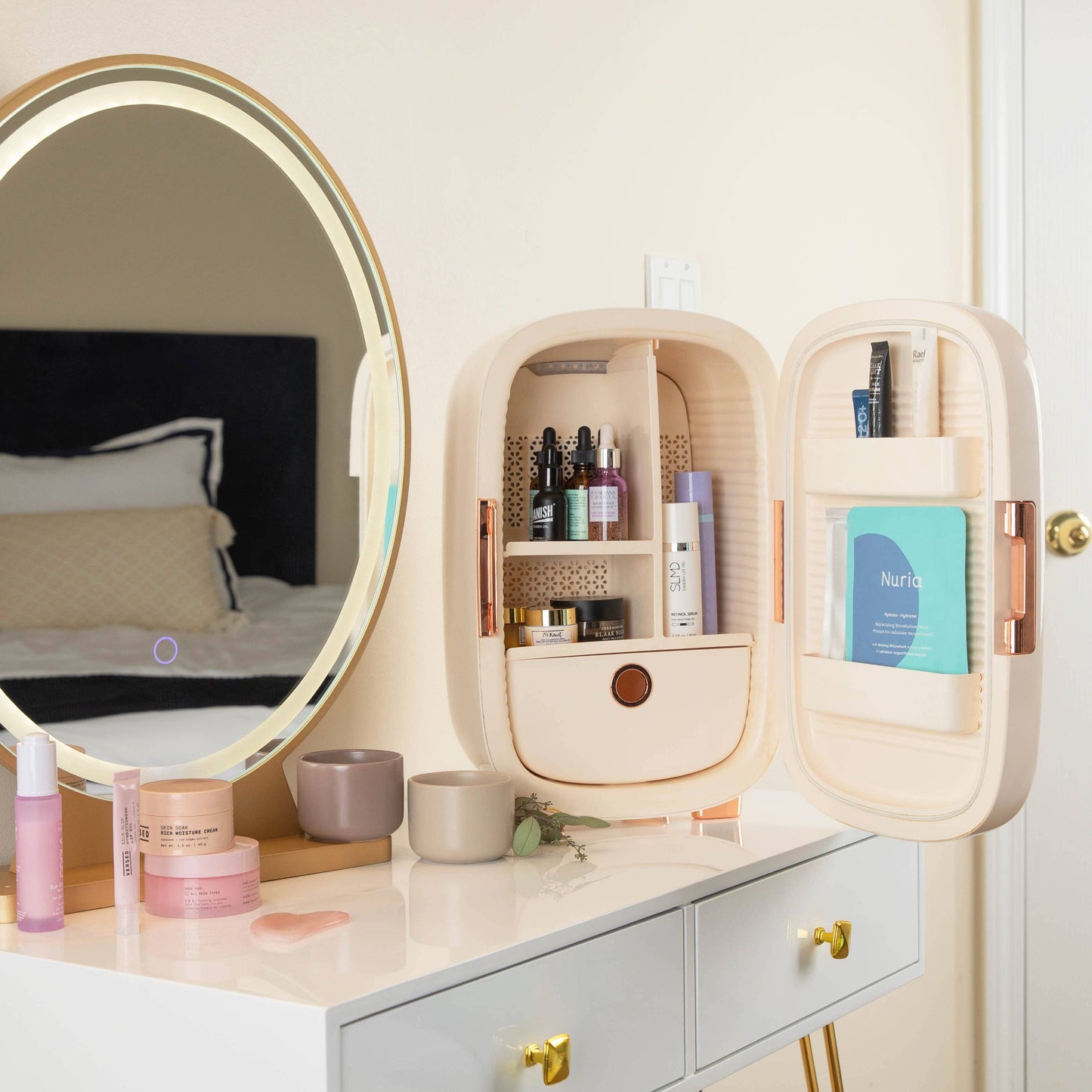 Beauty 12 Liter Mini Skincare Fridge: Pink