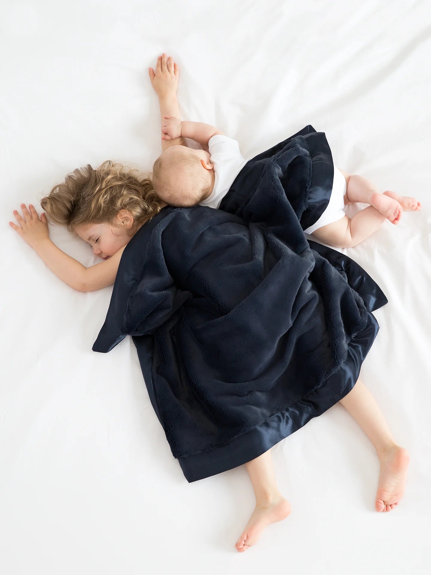 Little Giraffe Luxe Blanket - Midnight