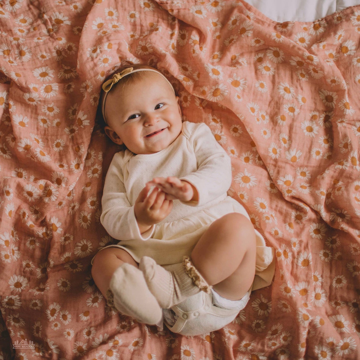 Muslin Swaddle  – Daisy Blush Pink