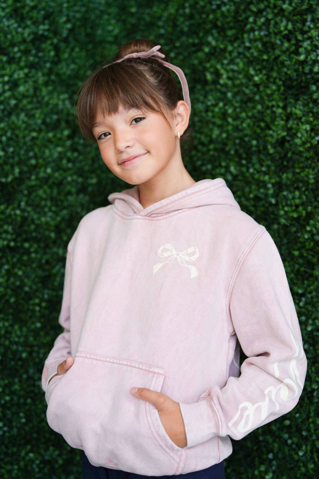 Kids Love People Hoodie - Pink