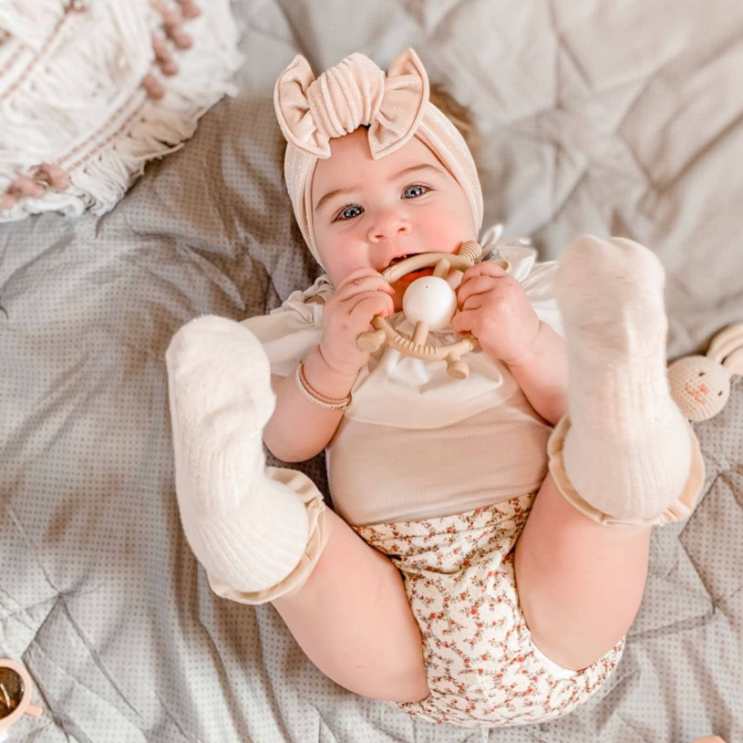 Giraffe Teether & Rattle - Taupe