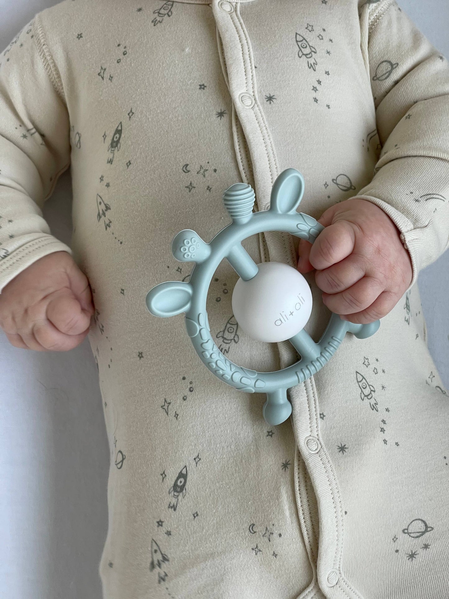 Giraffe Teether & Rattle - Mist